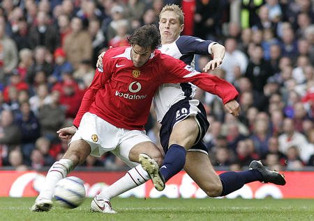 赛表现截然 赛表现截然